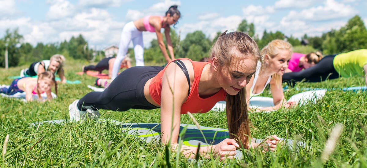 Gemeinsamer Sport im Park