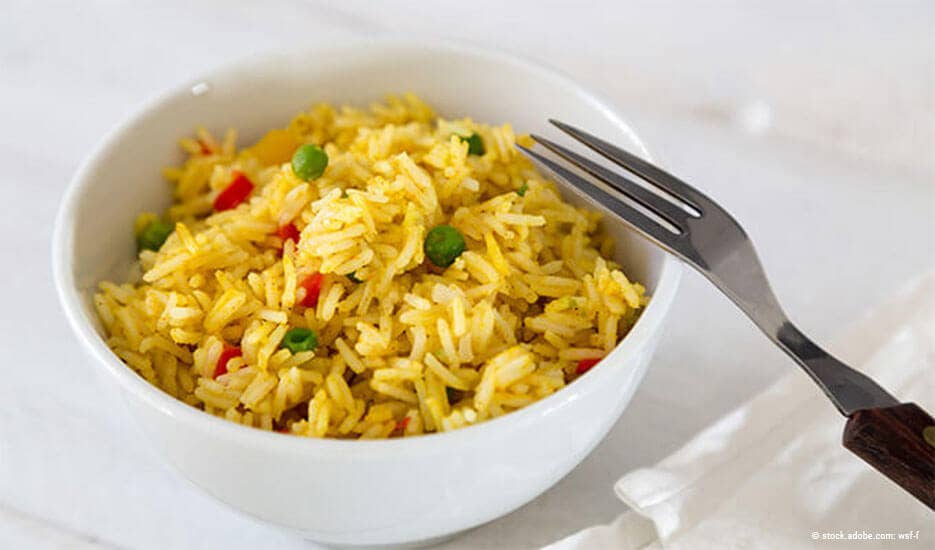Curry - Reispfanne mit Erbsen und Möhren